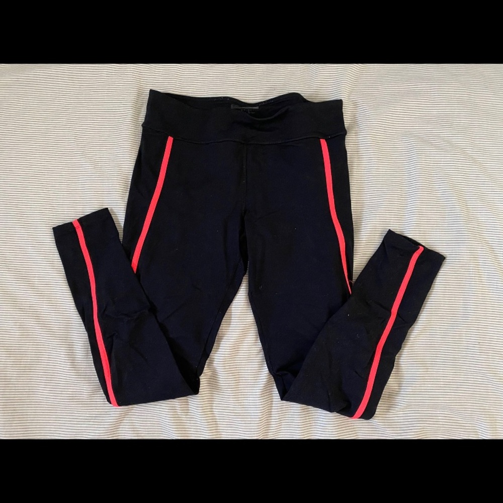 Black Pink Twisted Stripe Leggings